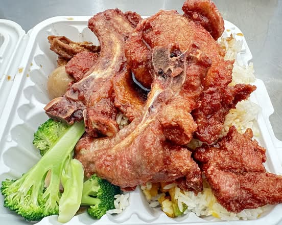 D4. Fried Bean Curd Pork Chop Rice / 炸南乳猪扒饭